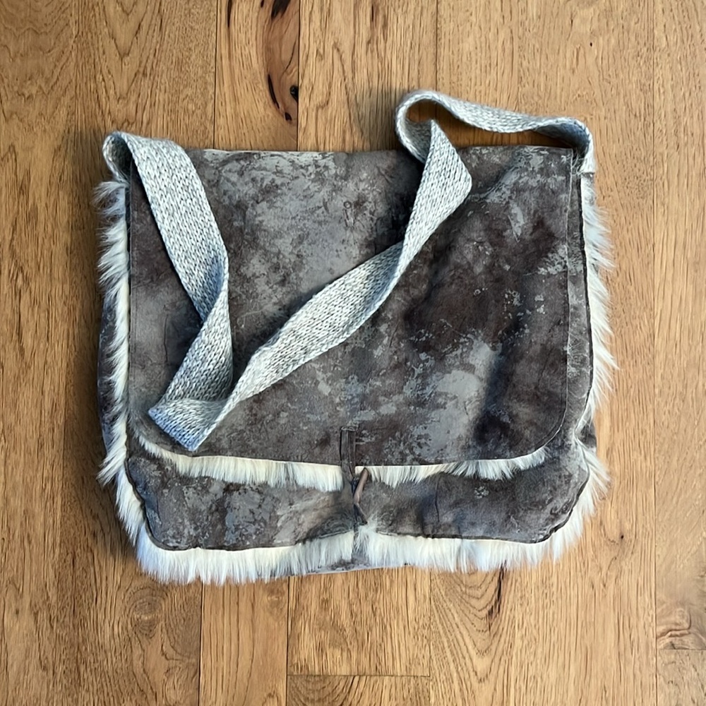 Lux Messenger Bag